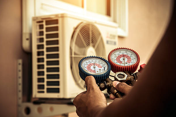 Professional Hvac technician working in North Robinson, OH